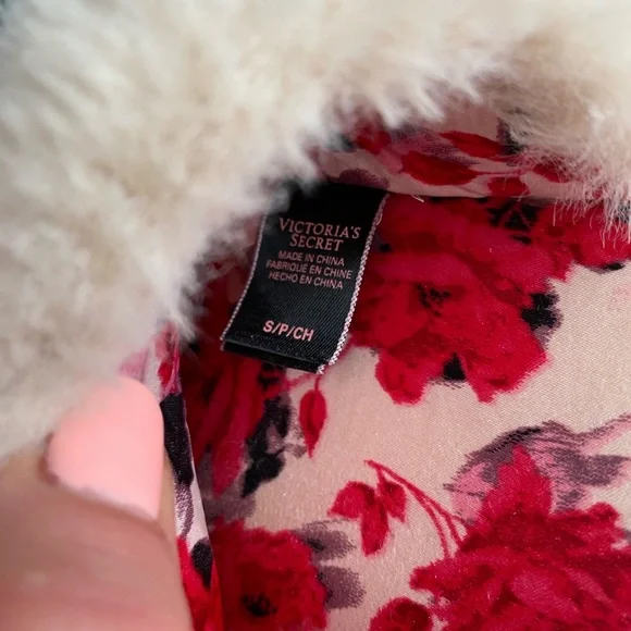 Victoria Secret Slippers - Picture 3 of 4